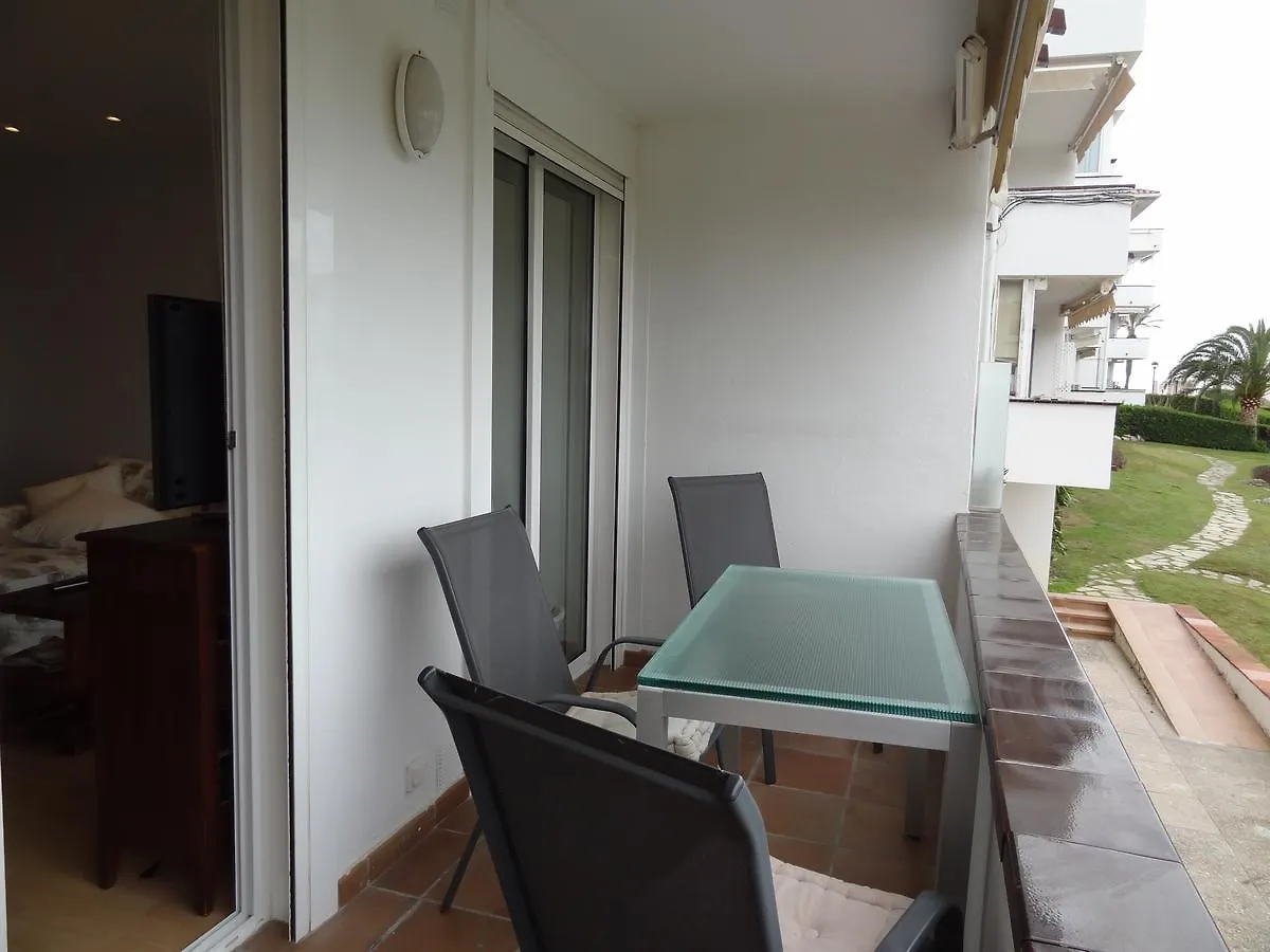 דירות סיטגס Ground Floor Sea View