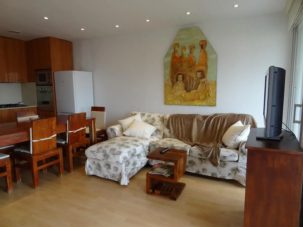 דירות סיטגס Ground Floor Sea View