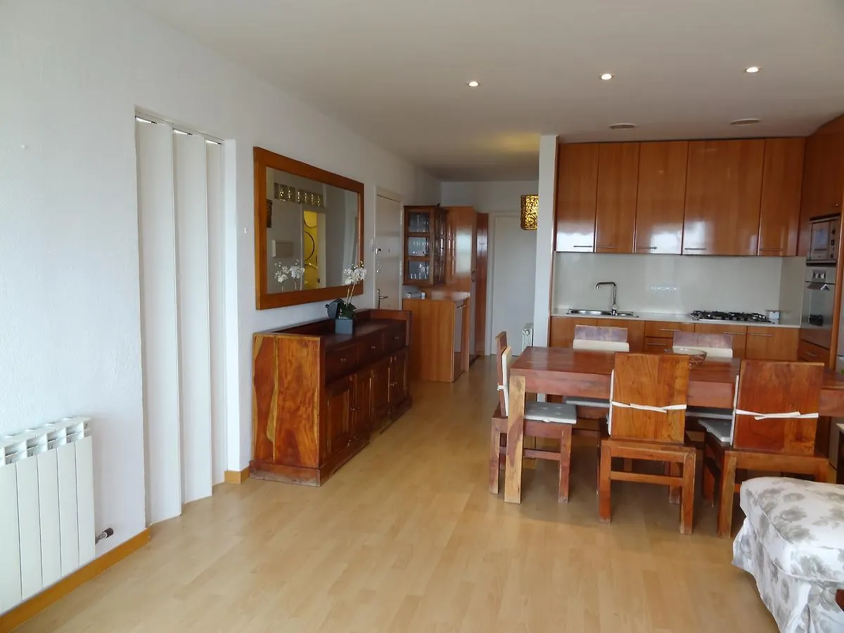 דירות סיטגס Ground Floor Sea View